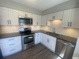 307 W Sheridan Dr, Eldridge, IA 52748