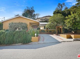 4967 Calderon Rd, Woodland Hills, CA 91364