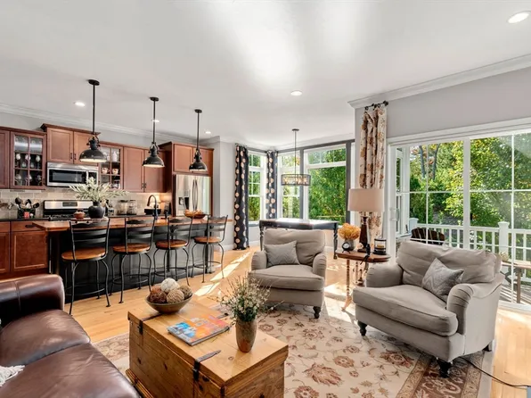 137 Boatwrights Loop, Plymouth, MA 02360