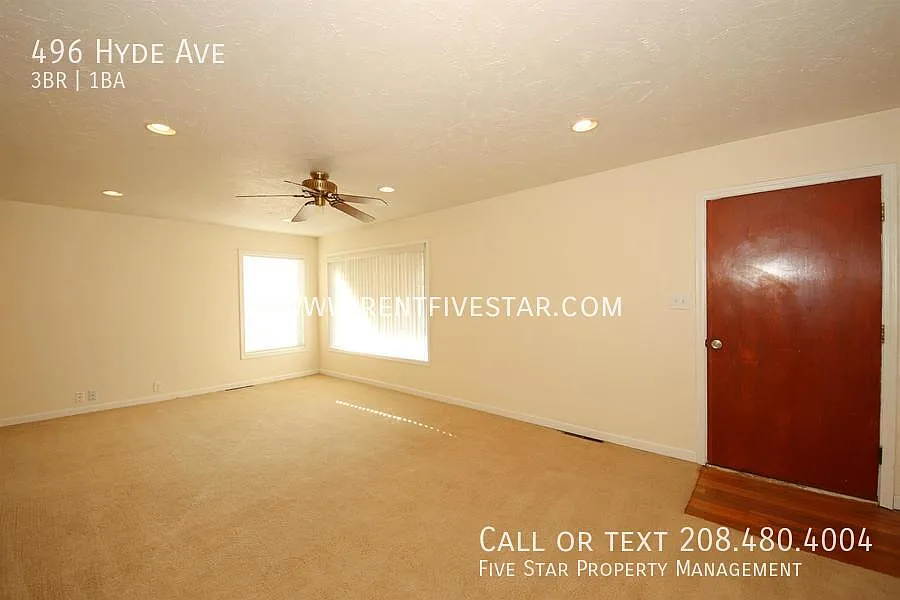 Expansive 3 Bedroom Home with Fenced Yard! — Photo 2
