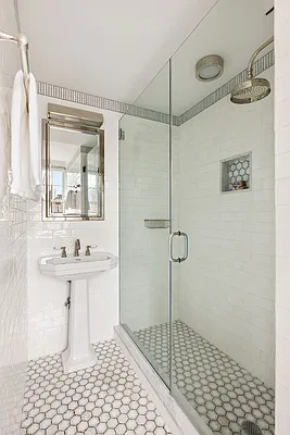 Bathroom, photo 1