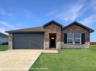 1308 Sunstone St, Claremore, OK 74017