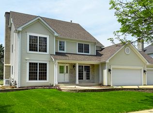 902 Spruce St, Sugar Grove, IL 60554