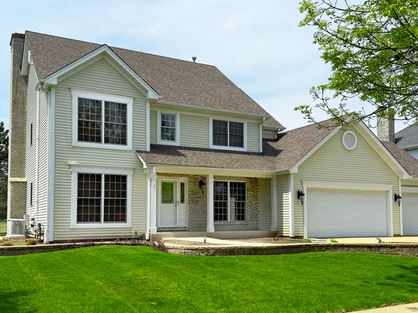 902 Spruce St, Sugar Grove, IL 60554