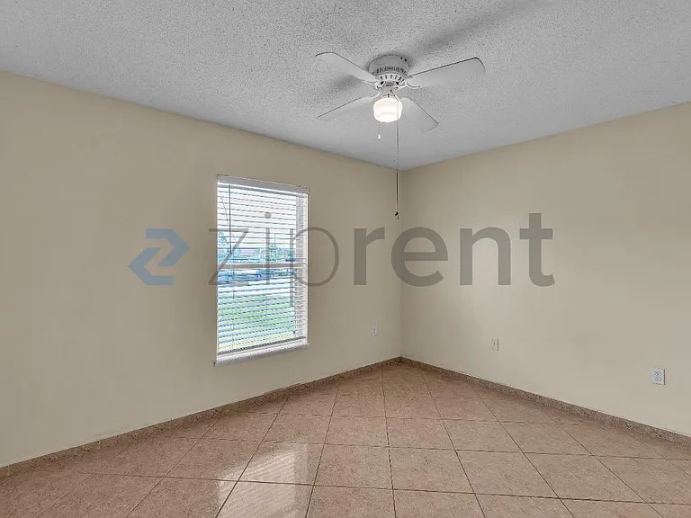 228 Grifford Dr — Photo 12