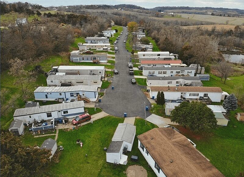 1st image of 15462 Lewis Rd #19