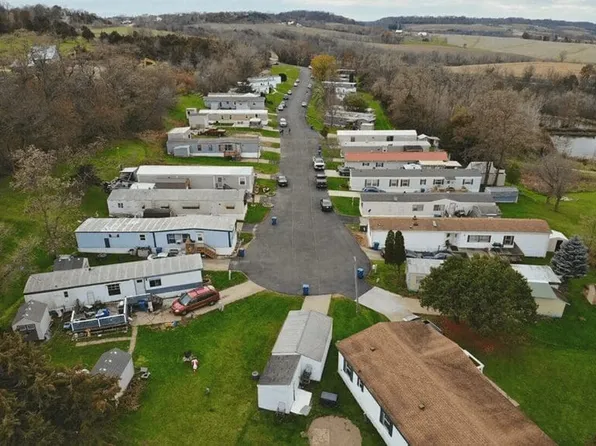 15462 Lewis Rd, Dubuque, IA