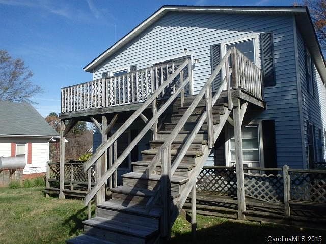 2nd image of 516 Cedar St