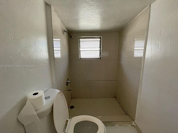 5th image of 643 NW 15th Ave #4