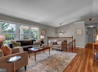 2504 Stirrup Ln, Alexandria, VA 22308