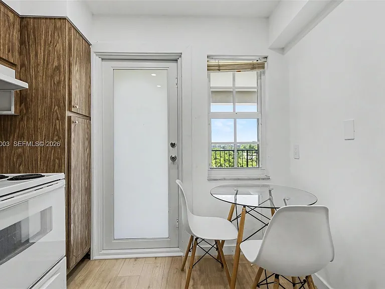 3150 N Palm Aire Dr #705 — Photo 9