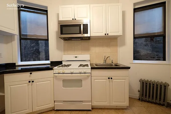 Rented by Sotheby's International Realty | media 22