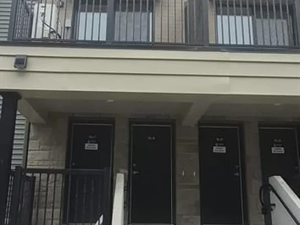 401 Glenroy Gilbert Dr #8, Ottawa, ON K2J 5W2