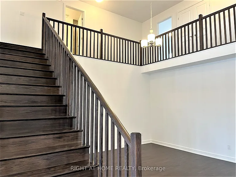 902 Duxbury Ln — Photo 18