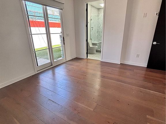 3rd image of 1009 Palms Blvd