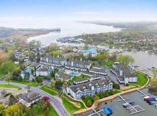 5383 Mariners Cove Dr UNIT 406, Madison, WI 53704