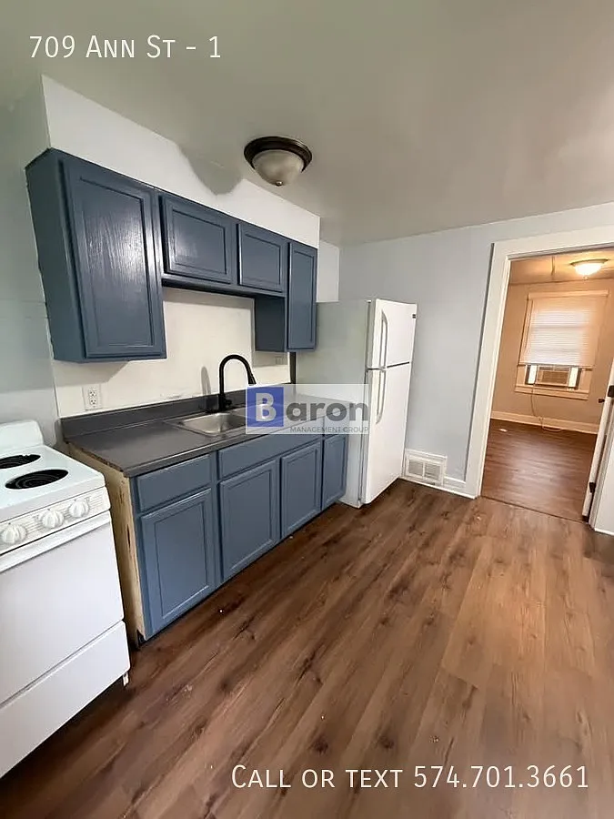 709 Ann — Photo 3