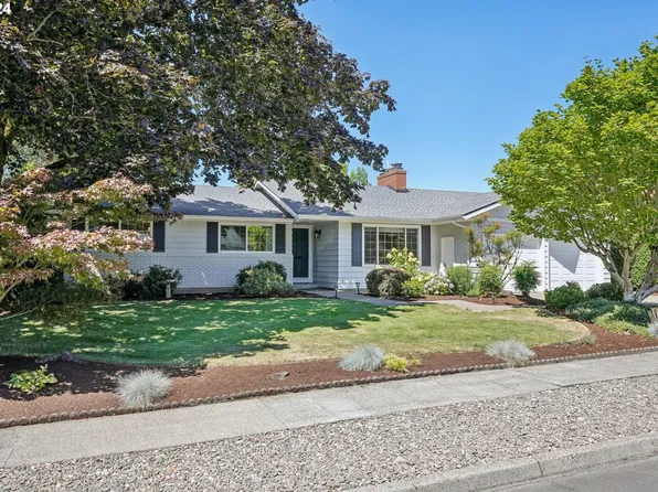 6395 SW Chestnut Ln, Beaverton, OR 97005