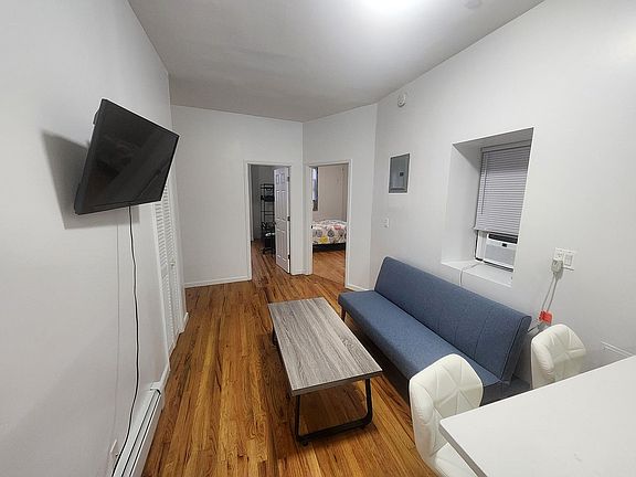 3rd image of 967 Columbus Ave #Gf10
