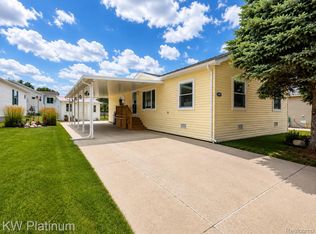 2734 Sandbar Ct, Lapeer, MI 48446