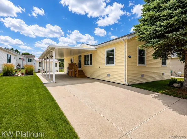 2734 Sandbar Ct, Lapeer, MI 48446