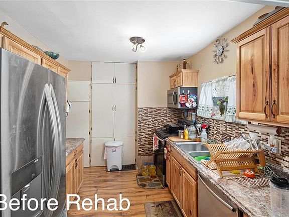 5th image of 2113 Bredell Ave