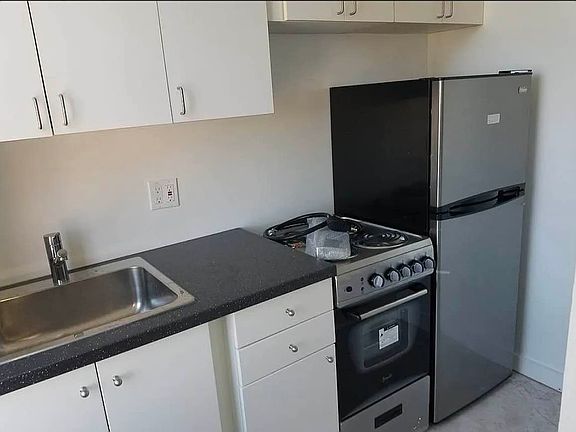4th image of 1469 Lexington Ave APT 46