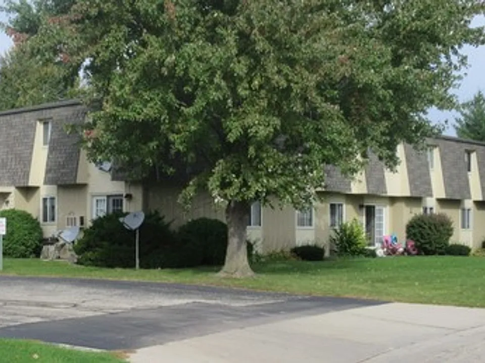 1335 Laramie Ln