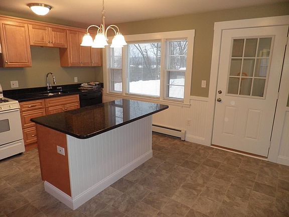 4th image of 72 Highview St #72