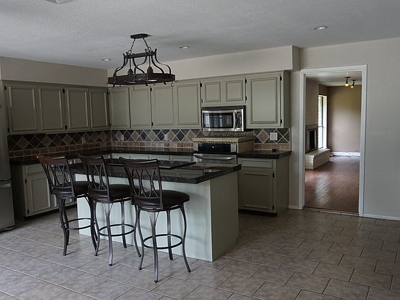 4th image of 5120 Skyline Dr