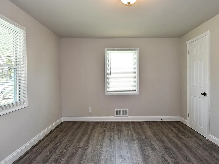 8002 Shelley Dr — Photo 20