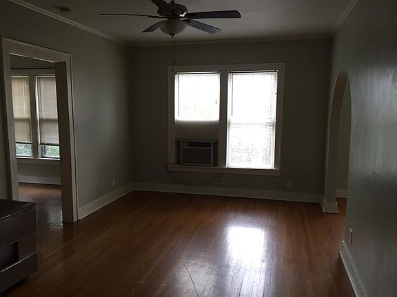 5th image of 2517 Grove Cir