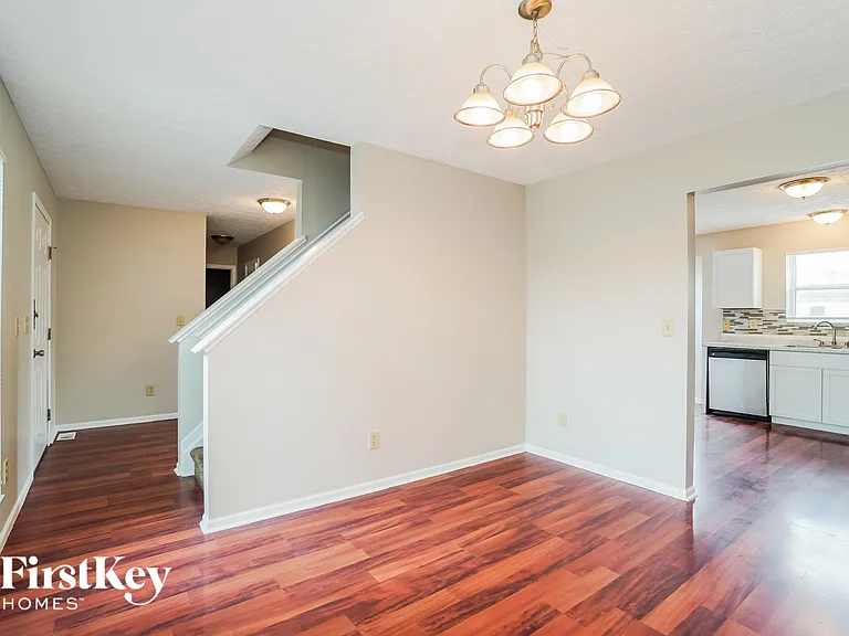 2926 Fenwood Dr — Photo 5