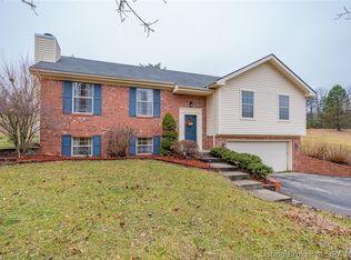 1507 Country Creek Dr, New Albany, IN 47150