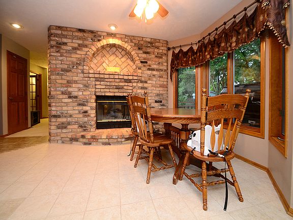 2nd image of 413 Brentwood Dr
