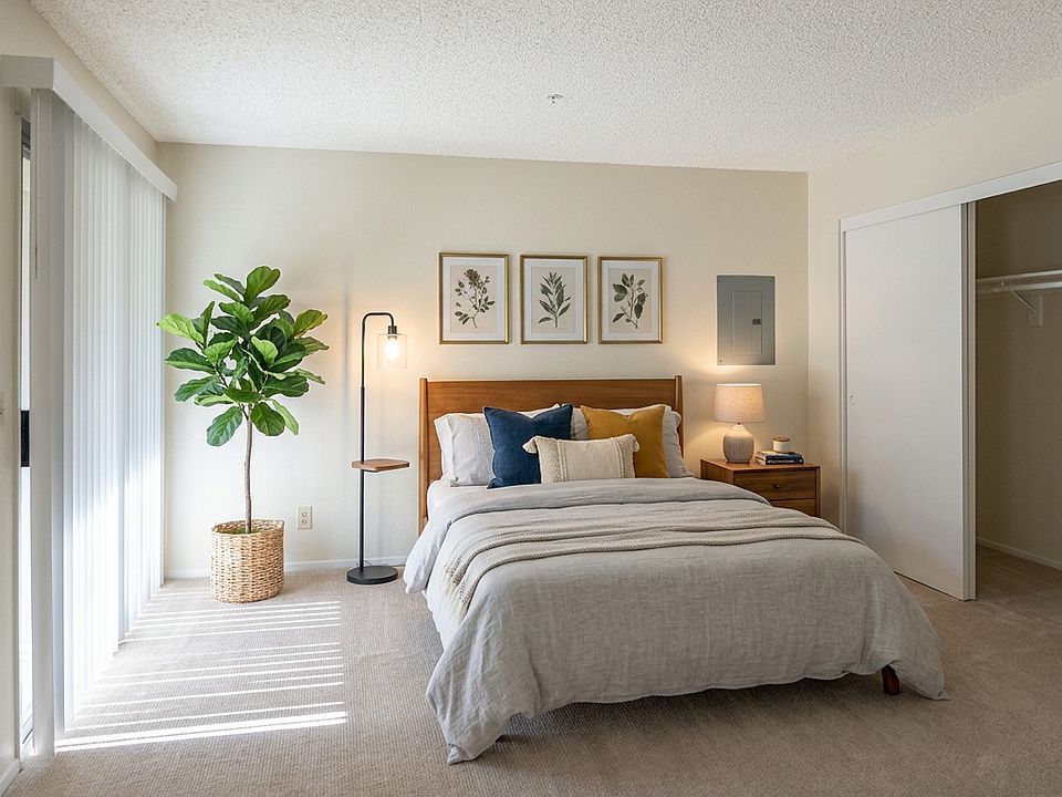 AI STAGED - 1 BEDROOM