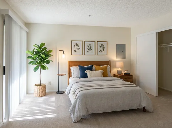 8081 Garfield Ave APT 4, Huntington Beach, CA 92646