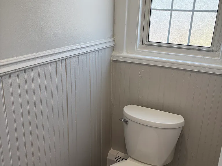 1107 E 4th St #3 — Photo 13