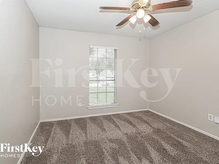 24119 Lone Elm Dr — Photo 15
