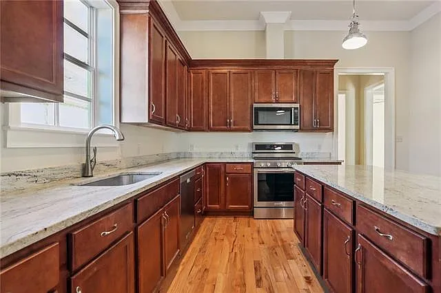 2328 Valence St #UPPER — Photo 11