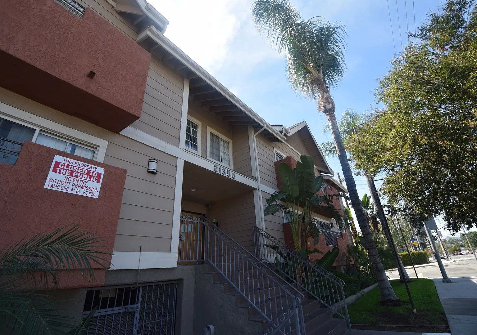 21350 — Photo 1
