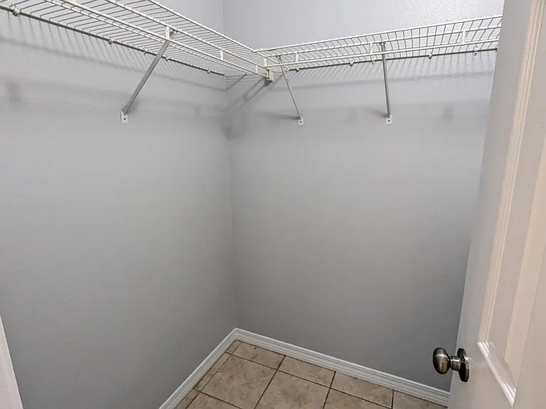 7592 Chablis Cir — Photo 10