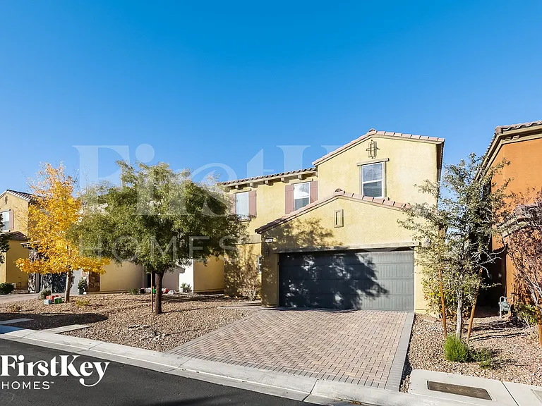 584 Little Moon Ave — Photo 2