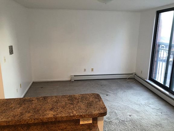 5th image of 642 Concord Ave
