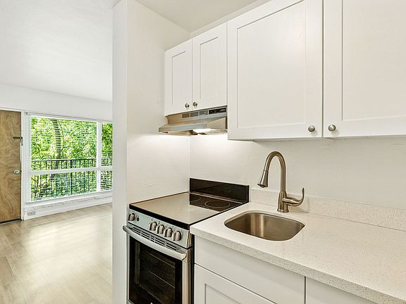 3rd image of 1100 Queen Anne Ave N #407