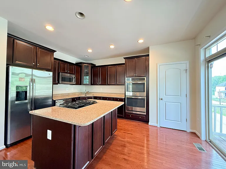 8912 Tower Pl — Photo 10