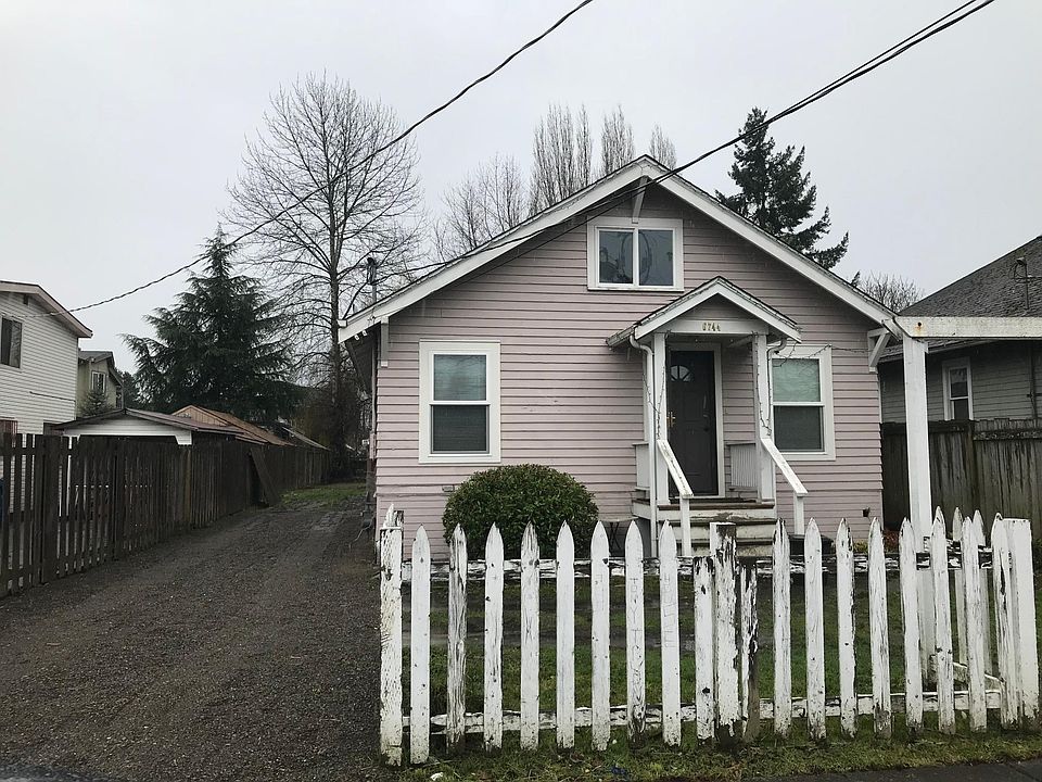 Front of House (Driveway & Off-Street Parking)