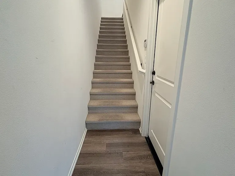 610 S Kroeger St — Photo 10