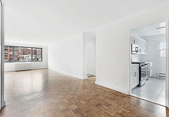 5th image of 353 E 83rd St APT 8D