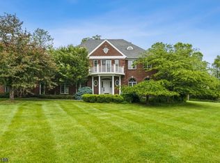 16 Quail Run, Warren, NJ 07059